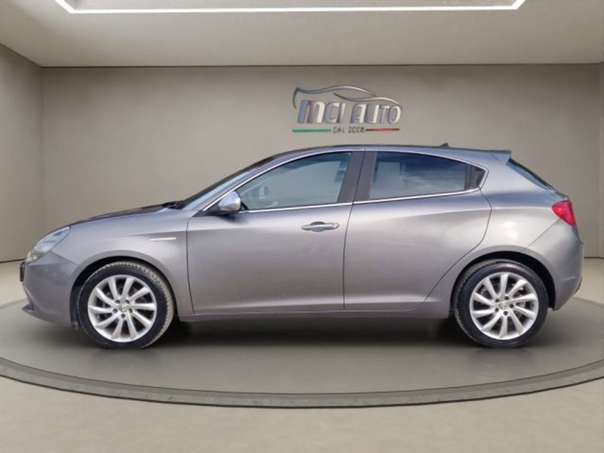 Alfa Romeo Giulietta 1.6 JTDm Distinctive 120cv (2)