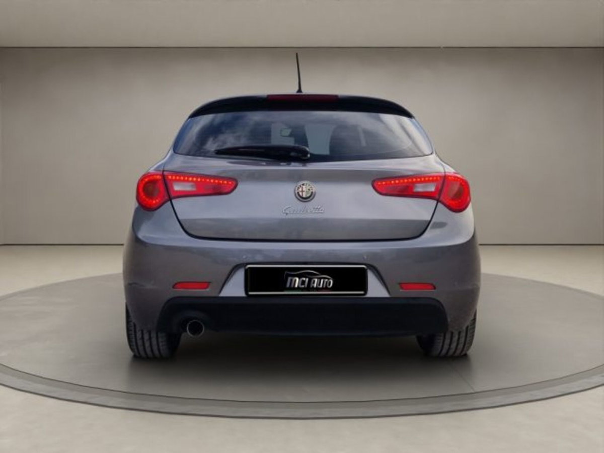 Alfa Romeo Giulietta 1.6 JTDm Distinctive 120cv (4)