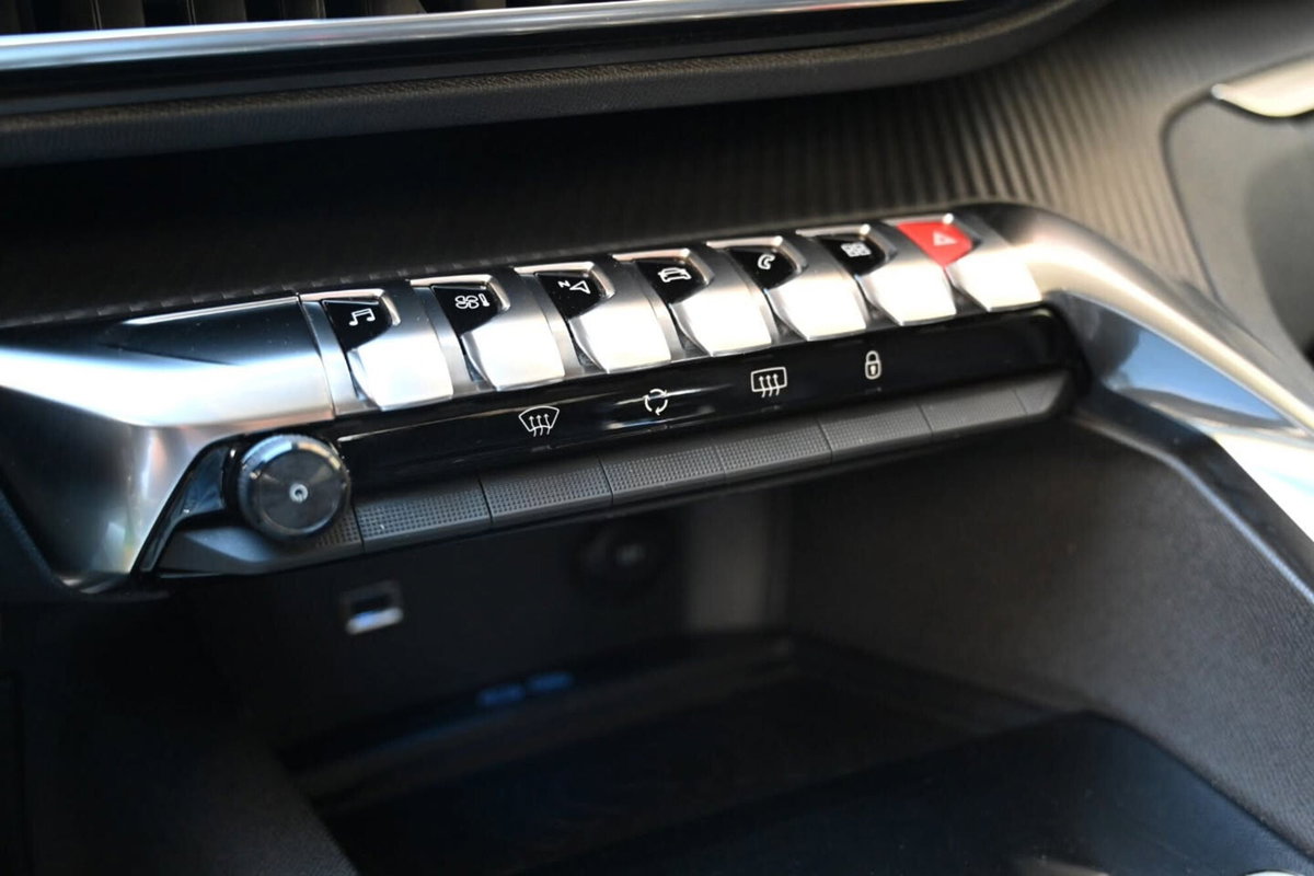 Peugeot 3008 BlueHDi 130 S&S Business (5)