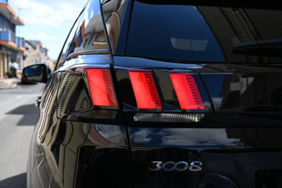 Peugeot 3008 BlueHDi 130 S&S Business (8)