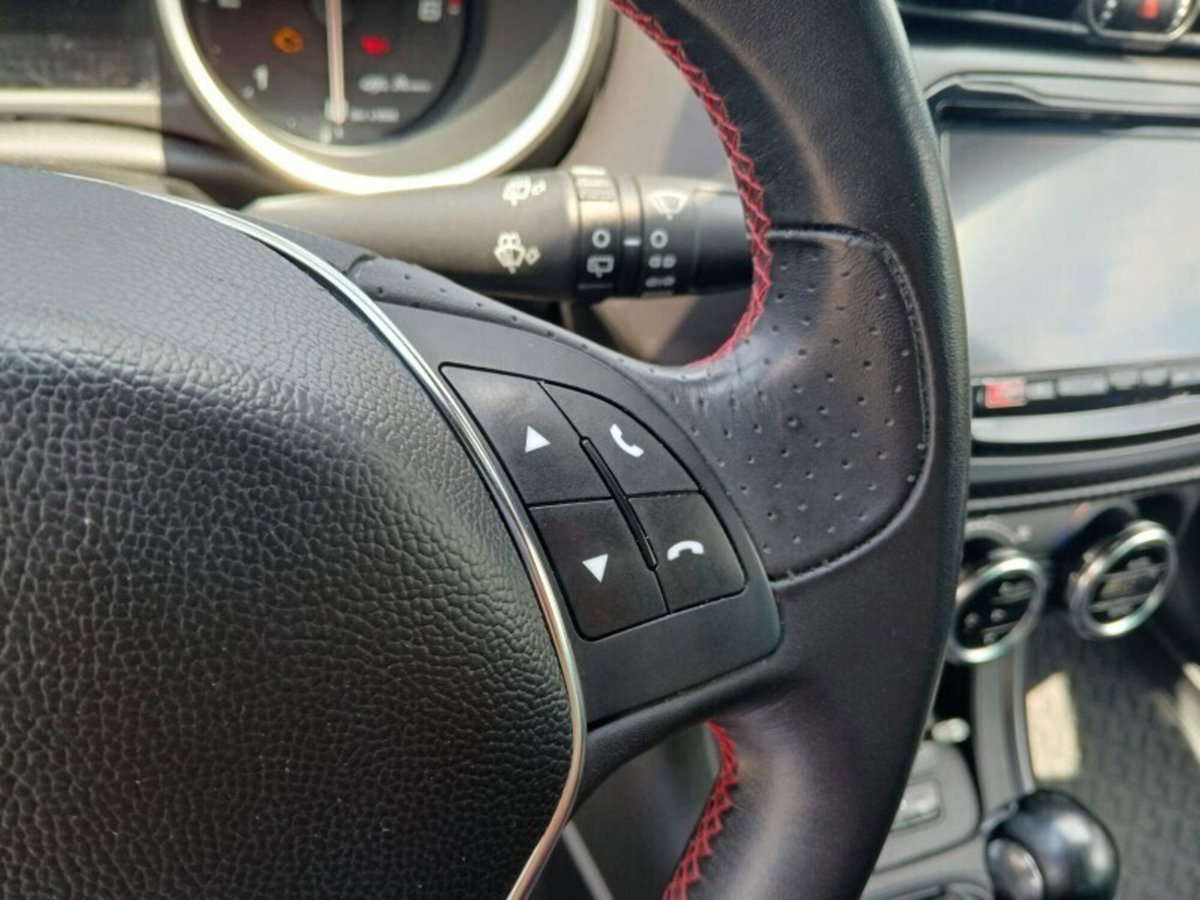 Alfa Romeo Giulietta 1.6 JTDm Sprint 120cv (14)