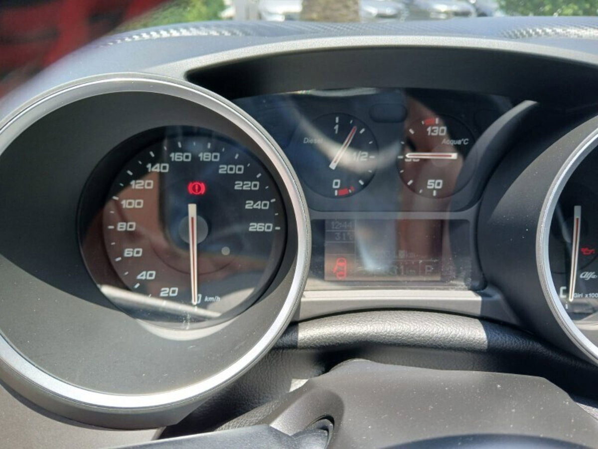 Alfa Romeo Giulietta 1.6 JTDm Sprint 120cv (17)