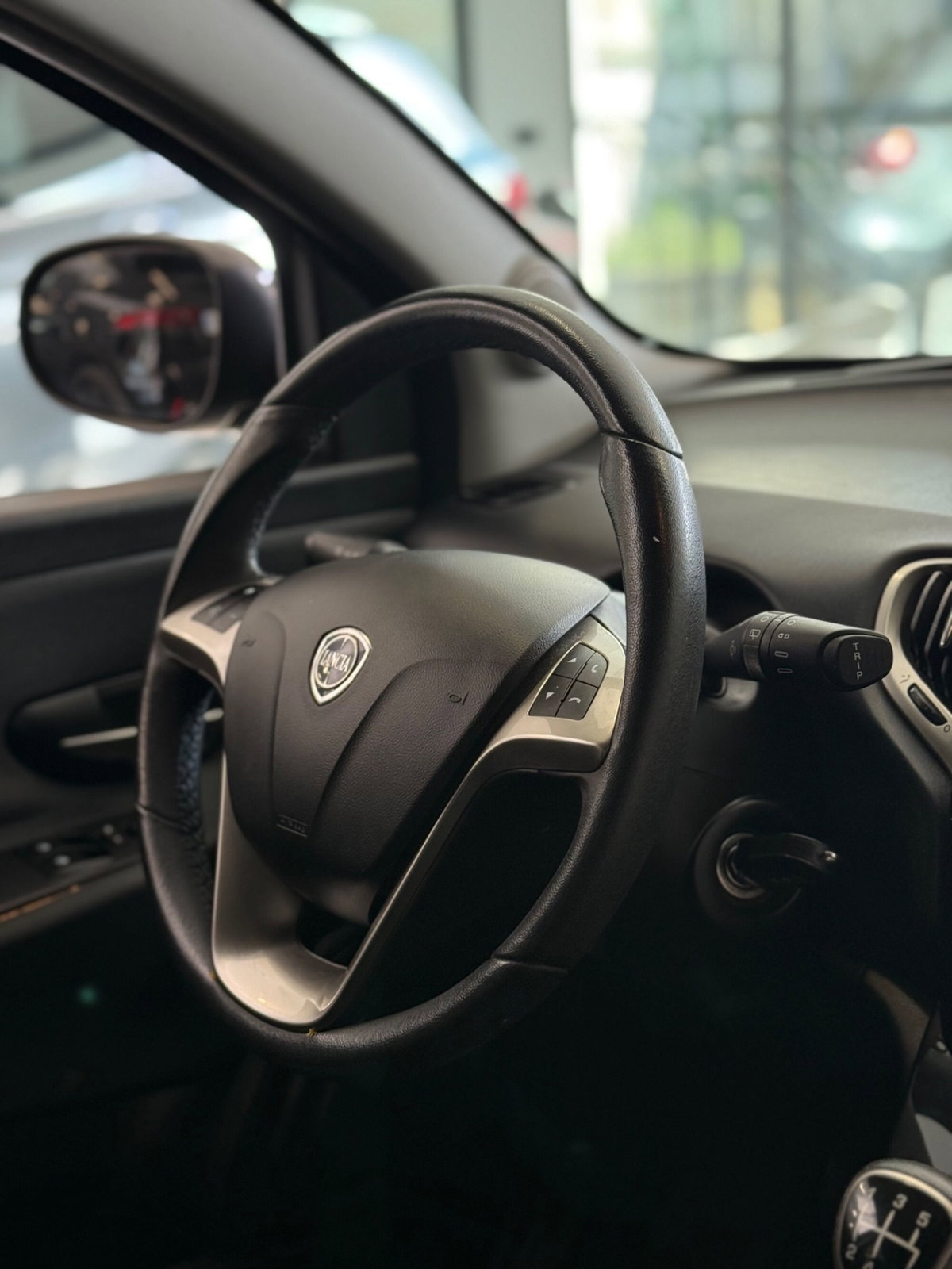 Lancia Ypsilon 0.9 TwinAir 85 CV 5 porte Metano Ecochic Silver (12)