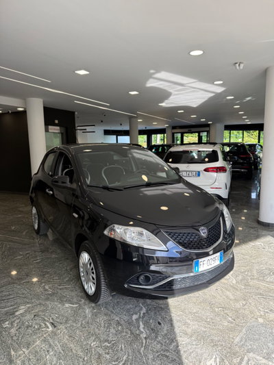 Lancia Ypsilon 0.9 TwinAir 85 CV 5 porte Metano Ecochic Silver (3)