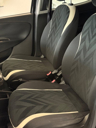 Lancia Ypsilon 0.9 TwinAir 85 CV 5 porte Metano Ecochic Silver (8)