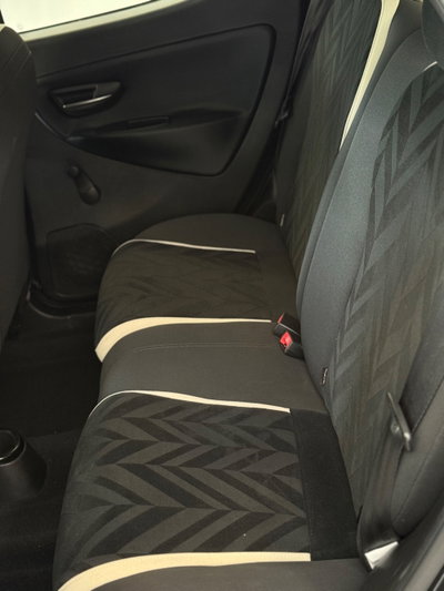 Lancia Ypsilon 0.9 TwinAir 85 CV 5 porte Metano Ecochic Silver (9)