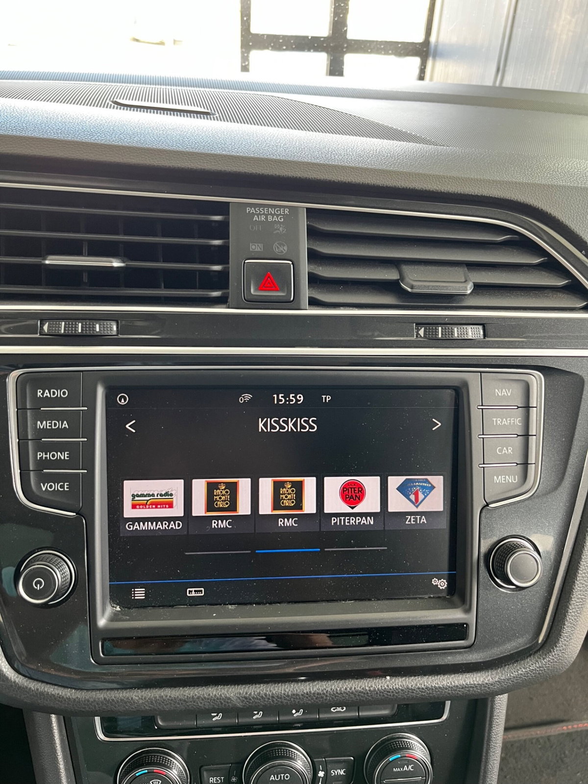 Volkswagen Tiguan 1.6 TDI SCR Business BlueMotion Technology (13)