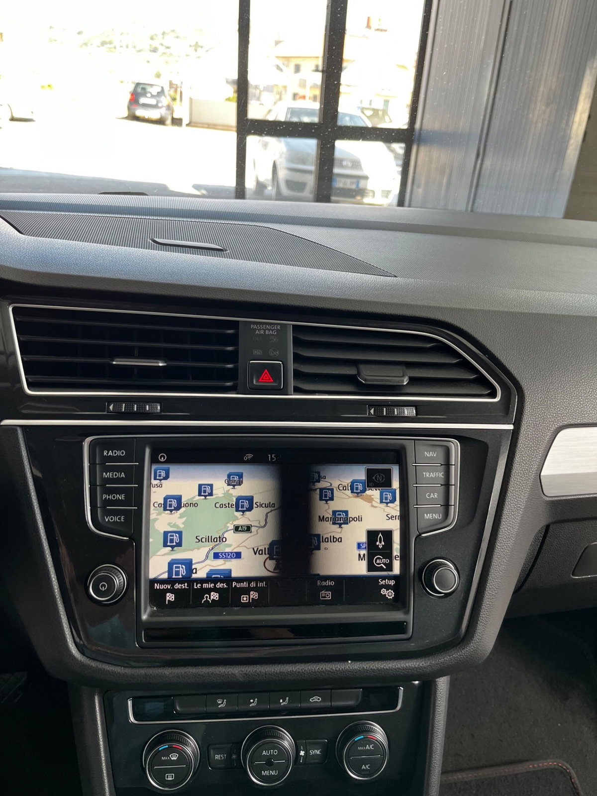 Volkswagen Tiguan 1.6 TDI SCR Business BlueMotion Technology (14)