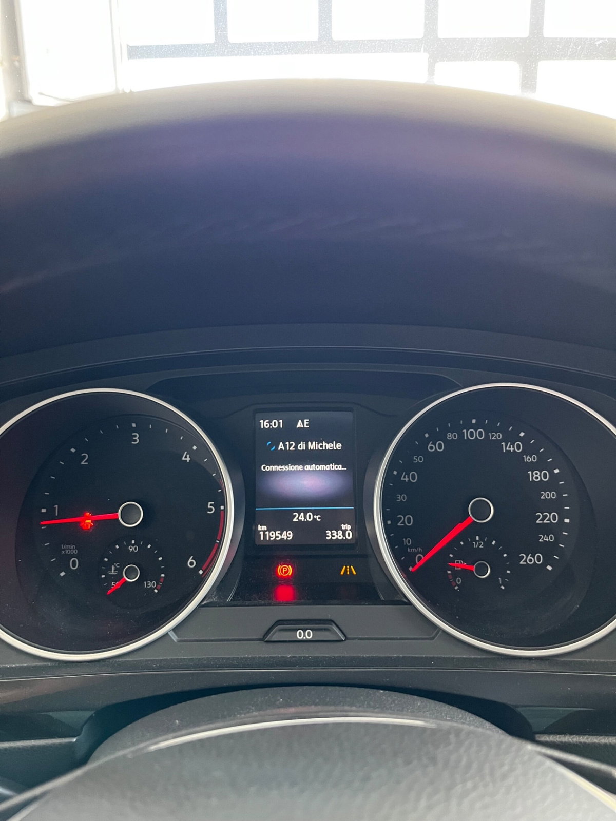 Volkswagen Tiguan 1.6 TDI SCR Business BlueMotion Technology (16)