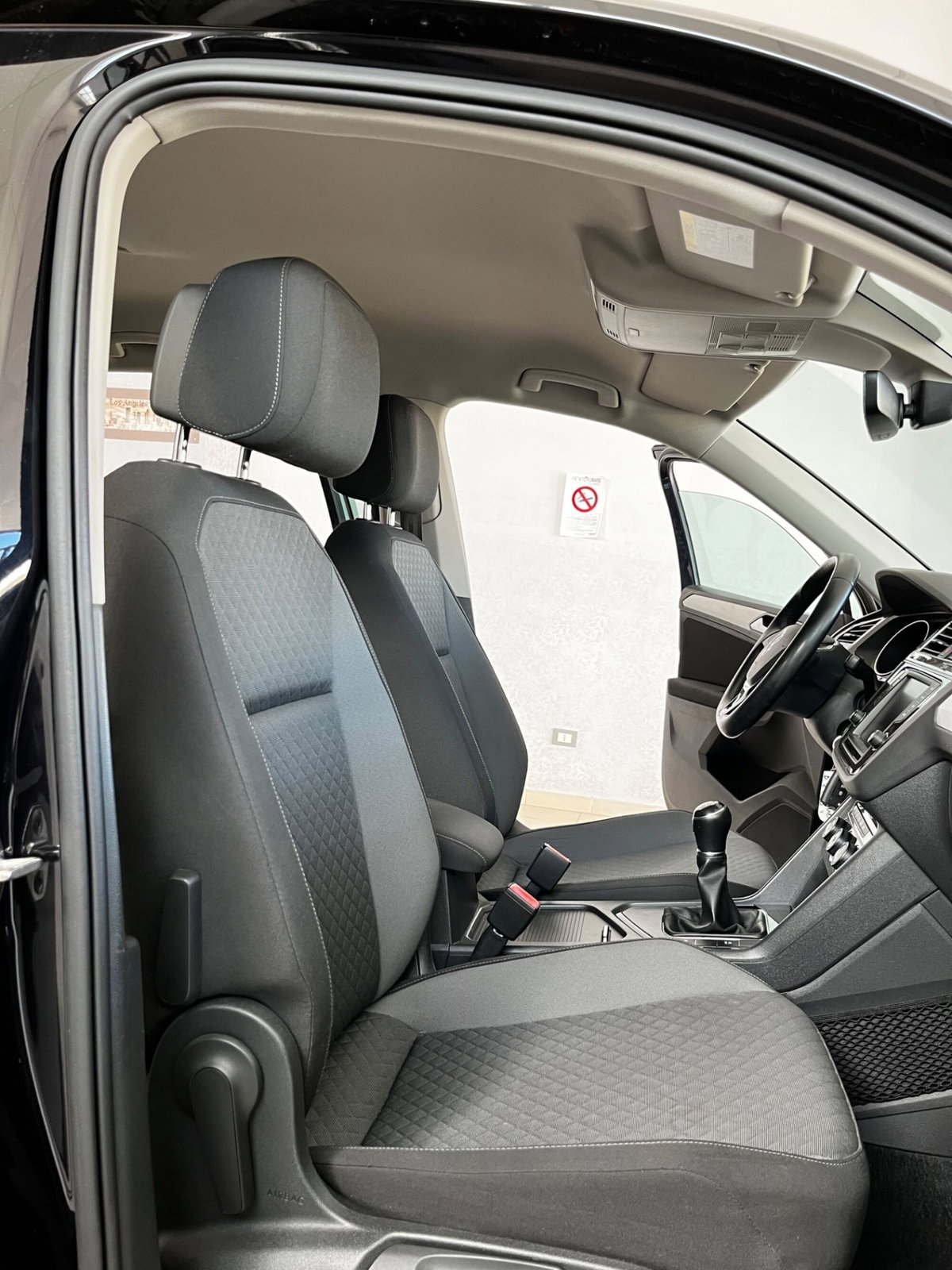 Volkswagen Tiguan 1.6 TDI SCR Business BlueMotion Technology (9)