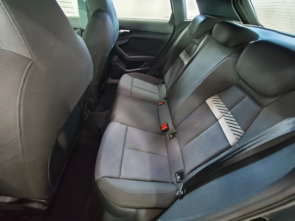 Audi A3 Sportback 35 TDI S tronic Business (12)