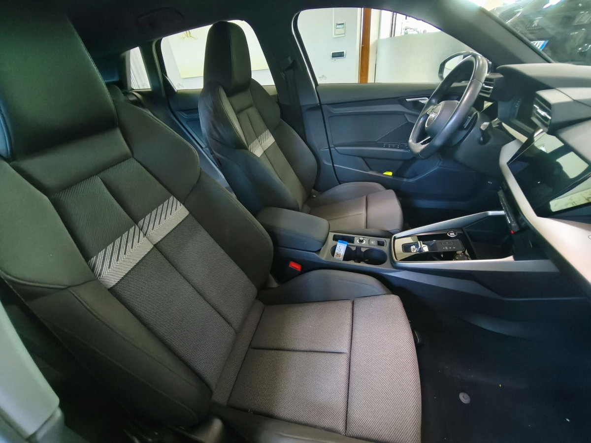 Audi A3 Sportback 35 TDI S tronic Business (14)