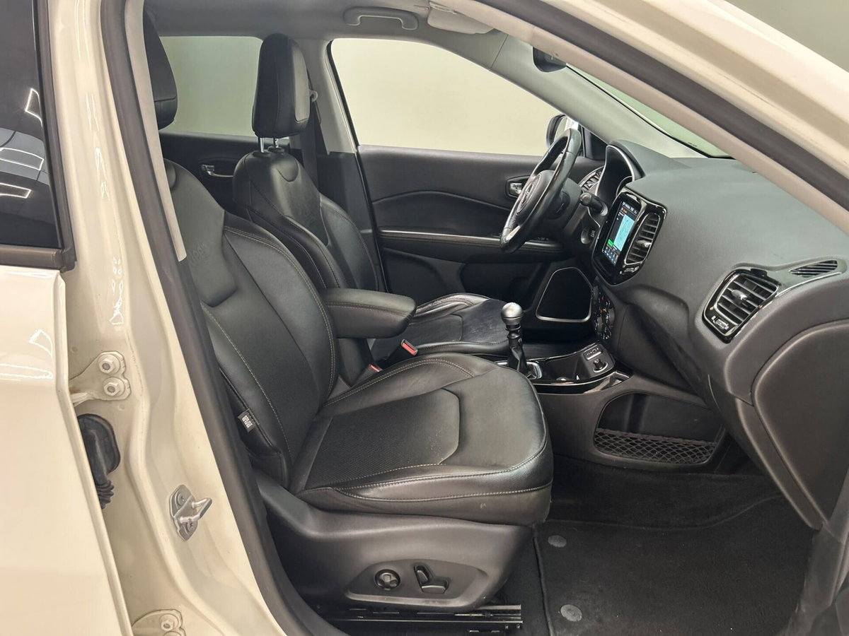 Jeep Compass 1.6 Multijet II 2WD Limited (15)
