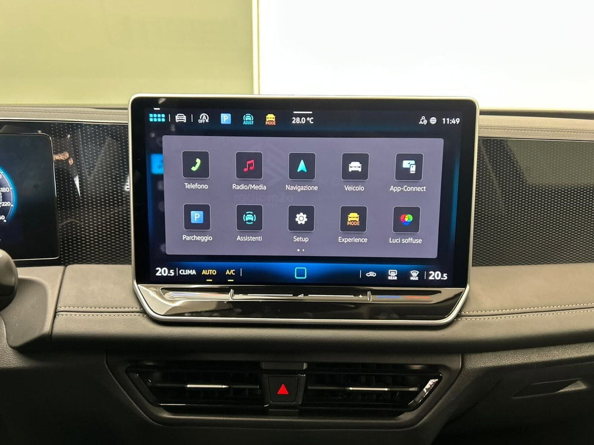 Volkswagen Tiguan 2.0 TDI 150 CV SCR DSG 4MOTION Elegance (15)