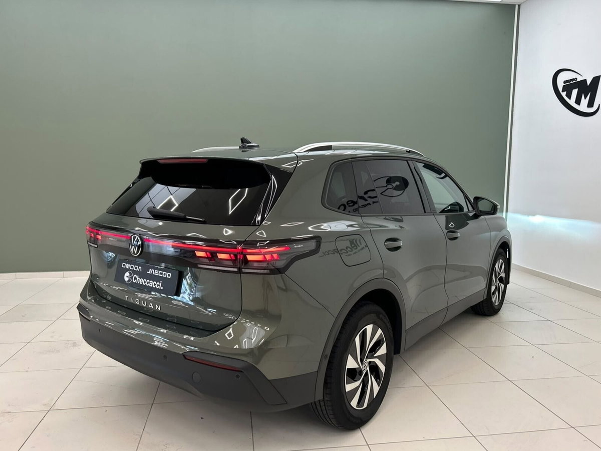 Volkswagen Tiguan 2.0 TDI 150 CV SCR DSG 4MOTION Elegance (8)