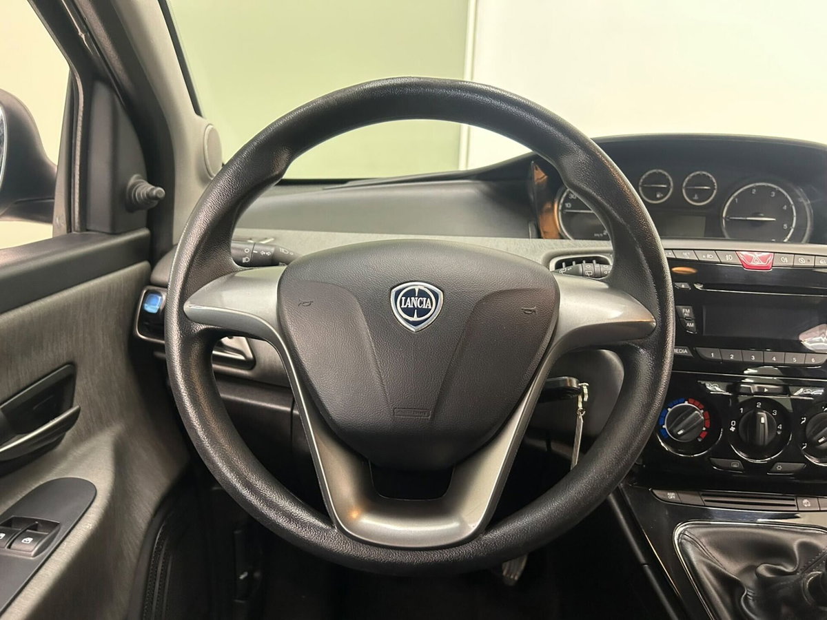 Lancia Ypsilon 1.3 MJT 16V 95 CV 5 porte S&S Gold (11)