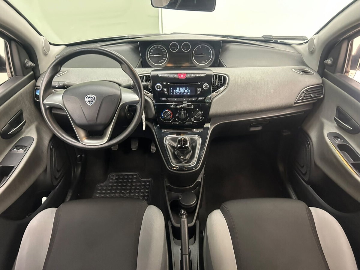 Lancia Ypsilon 1.3 MJT 16V 95 CV 5 porte S&S Gold (8)