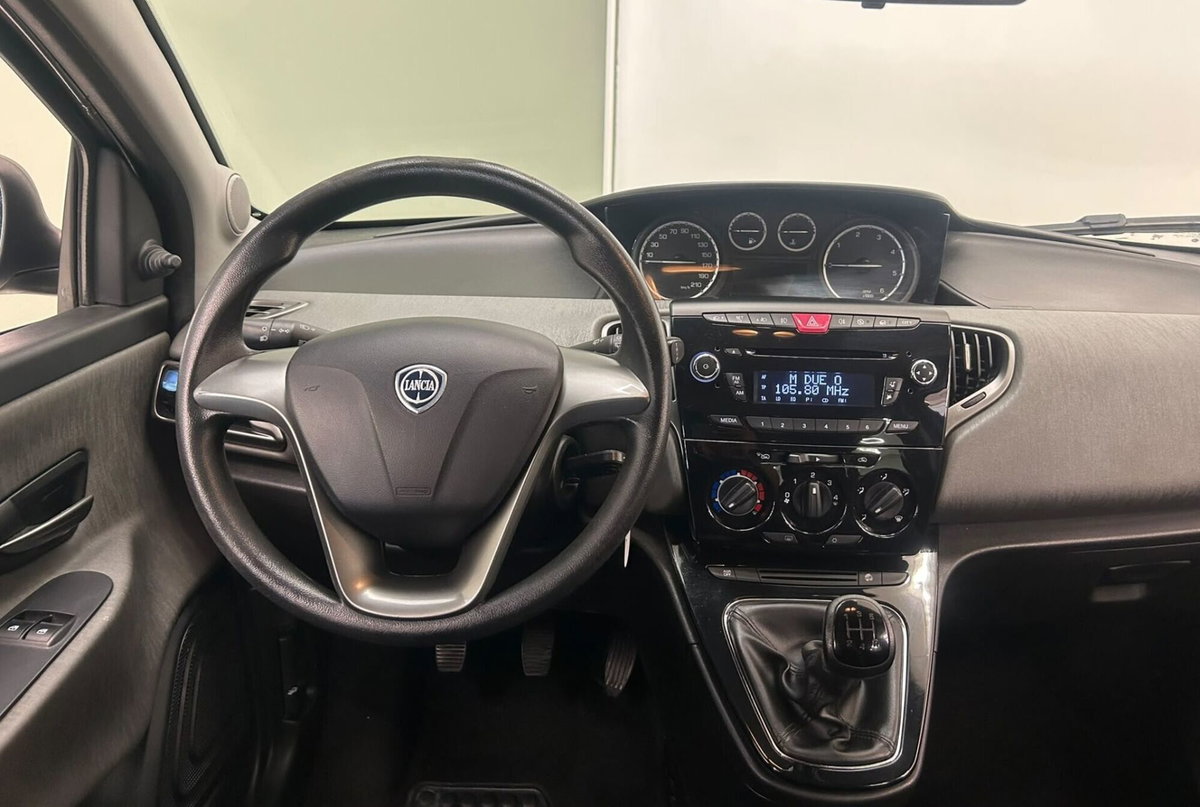 Lancia Ypsilon 1.3 MJT 16V 95 CV 5 porte S&S Gold (9)