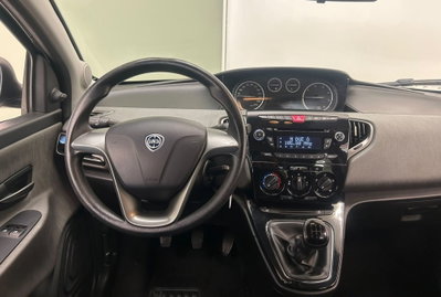 Lancia Ypsilon 1.3 MJT 16V 95 CV 5 porte S&S Gold (9)