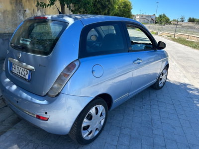 Lancia Ypsilon 1.2 69 CV Unyca (7)