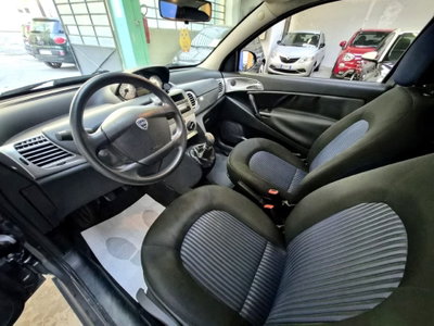 Lancia Ypsilon 1.2 Argento (11)