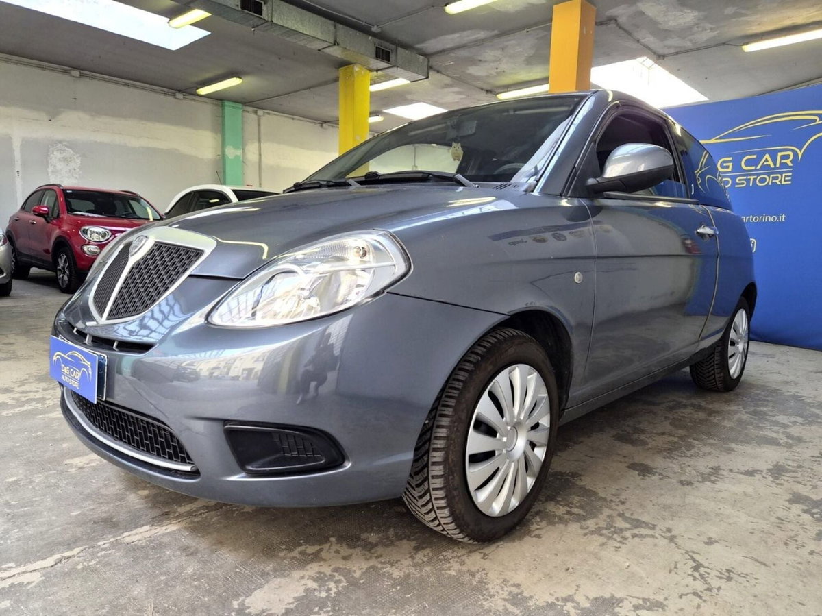 Lancia Ypsilon 1.2 Argento (3)