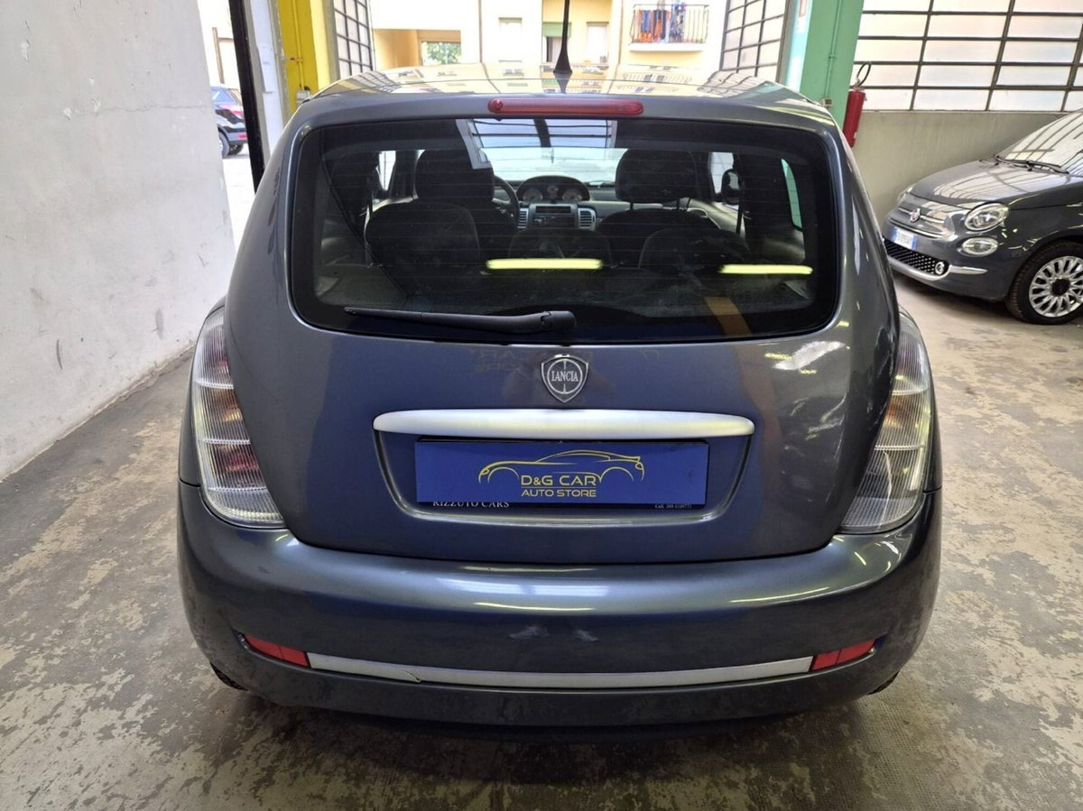 Lancia Ypsilon 1.2 Argento (5)
