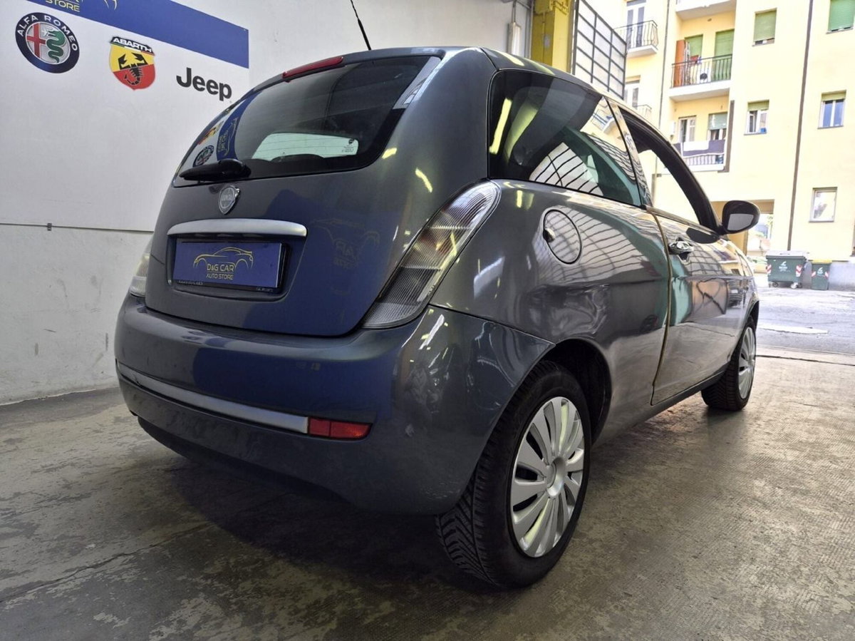 Lancia Ypsilon 1.2 Argento (6)