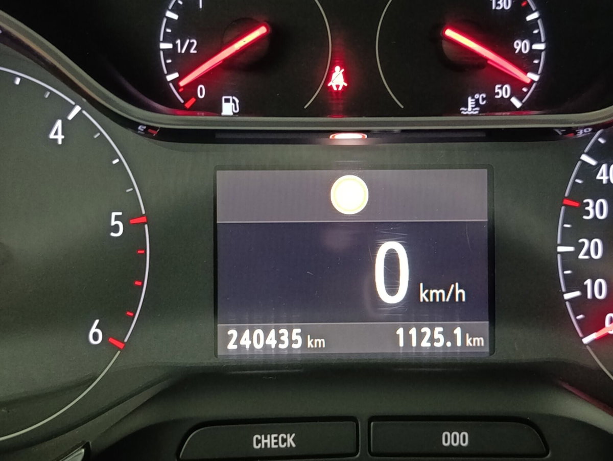 Opel Crossland X 1.5 ECOTEC D 102 CV Start&Stop Innovation (15)