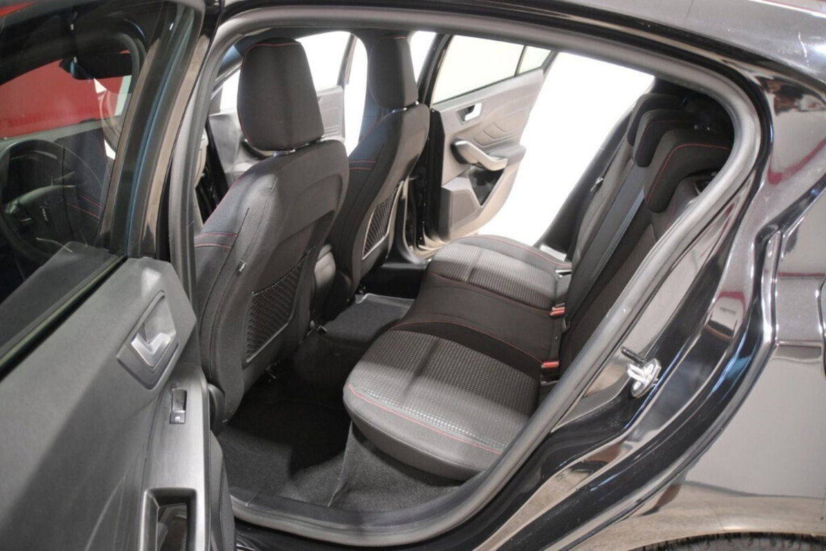 Ford Focus 1.5 EcoBlue 115 CV automatico 5p. ST-Line Style (14)