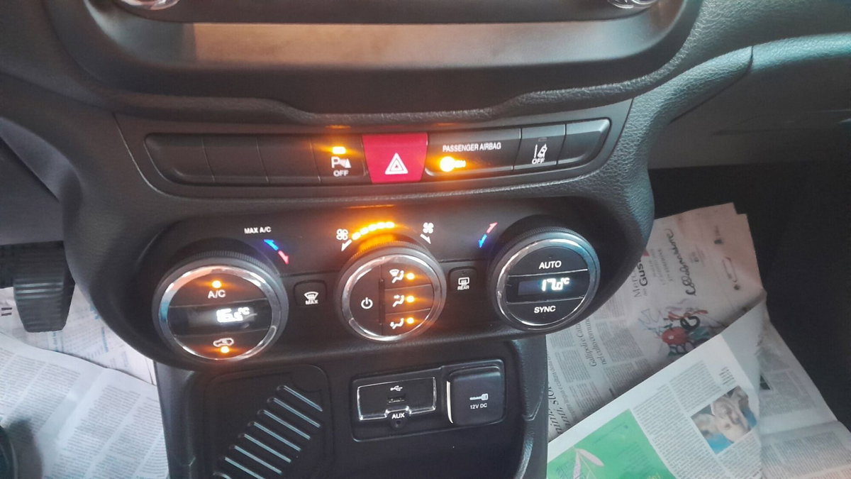 Jeep Renegade 1.6 Mjt 120 CV Limited (11)