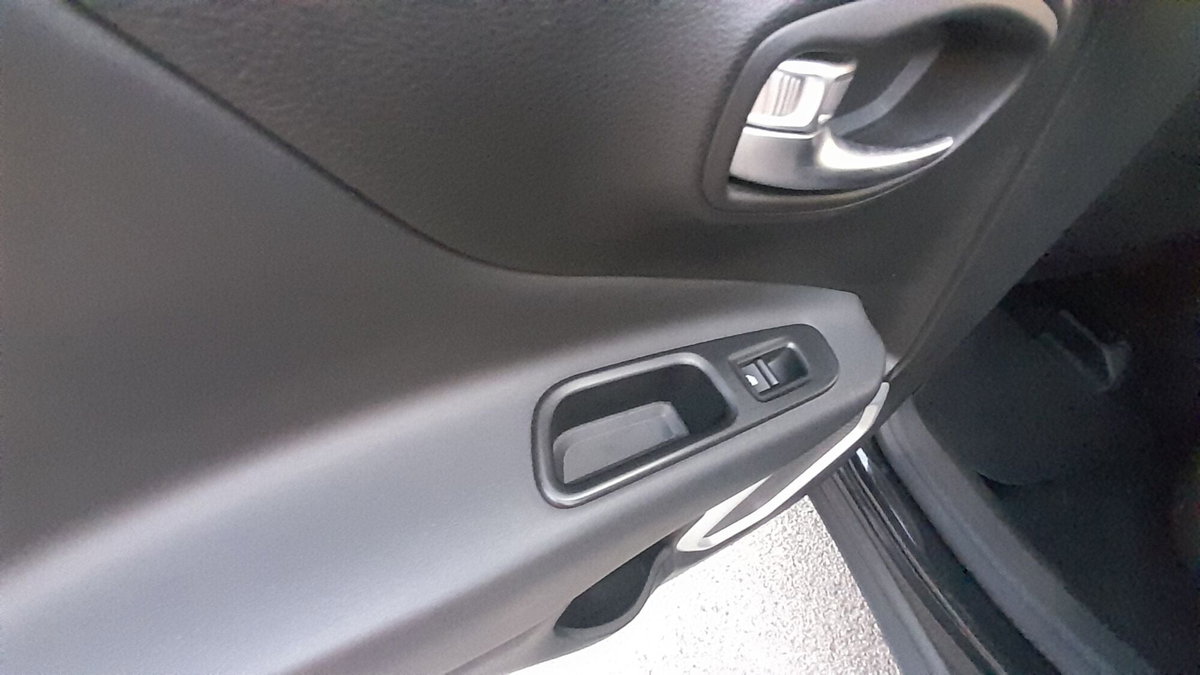 Jeep Renegade 1.6 Mjt 120 CV Limited (16)