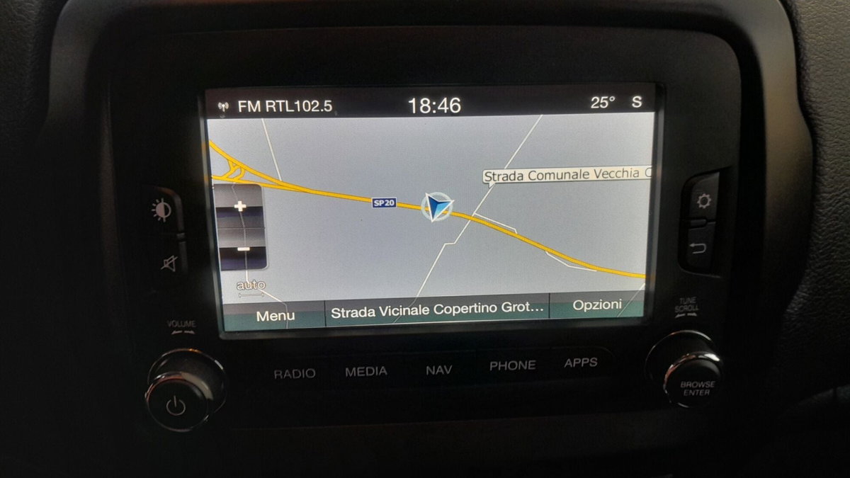 Jeep Renegade 1.6 Mjt 120 CV Limited (8)