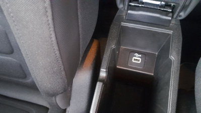 Jeep Renegade 1.6 Mjt 120 CV Limited (9)