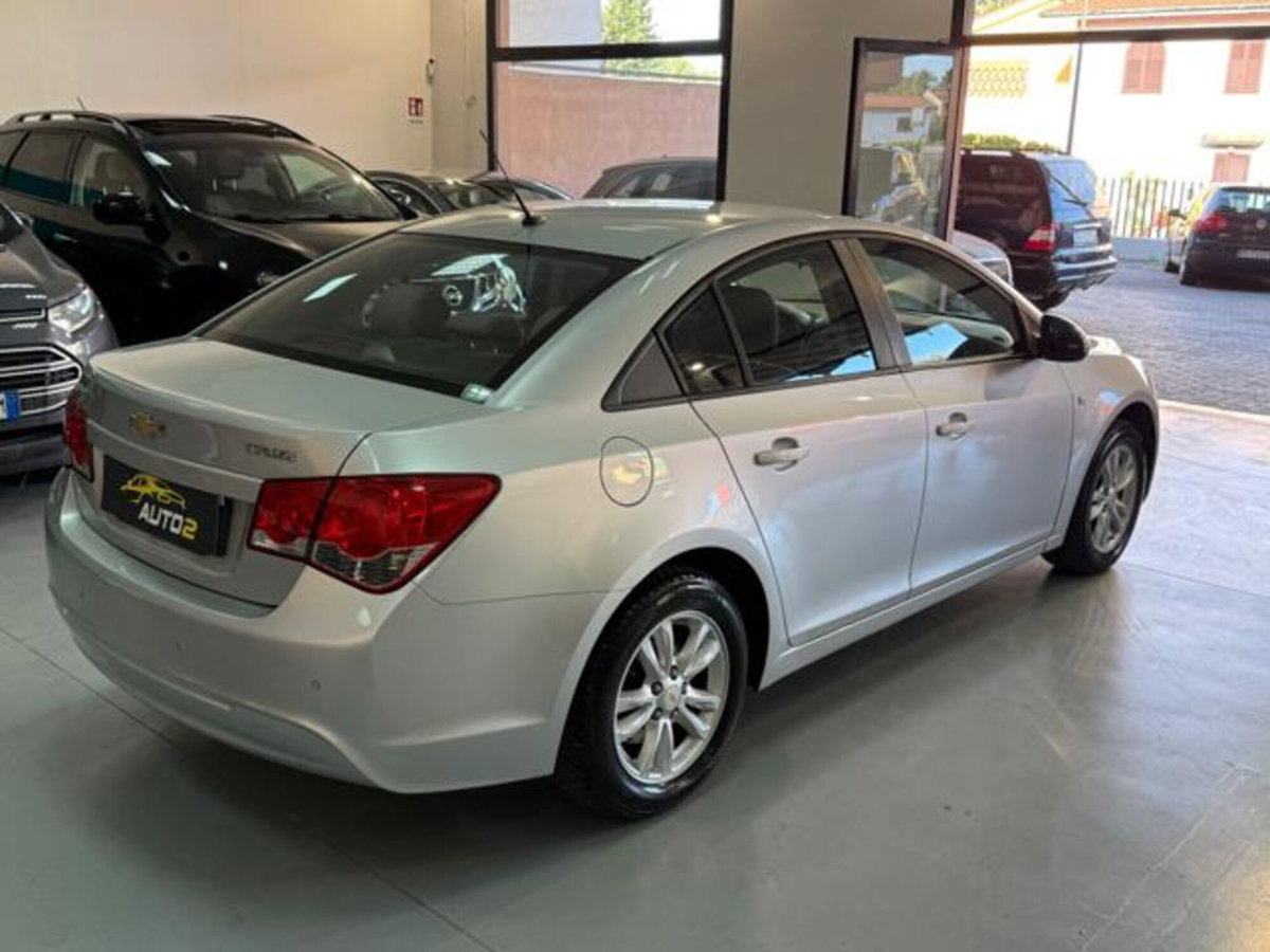 Chevrolet Cruze 1.7 Diesel 4 porte LT (10)