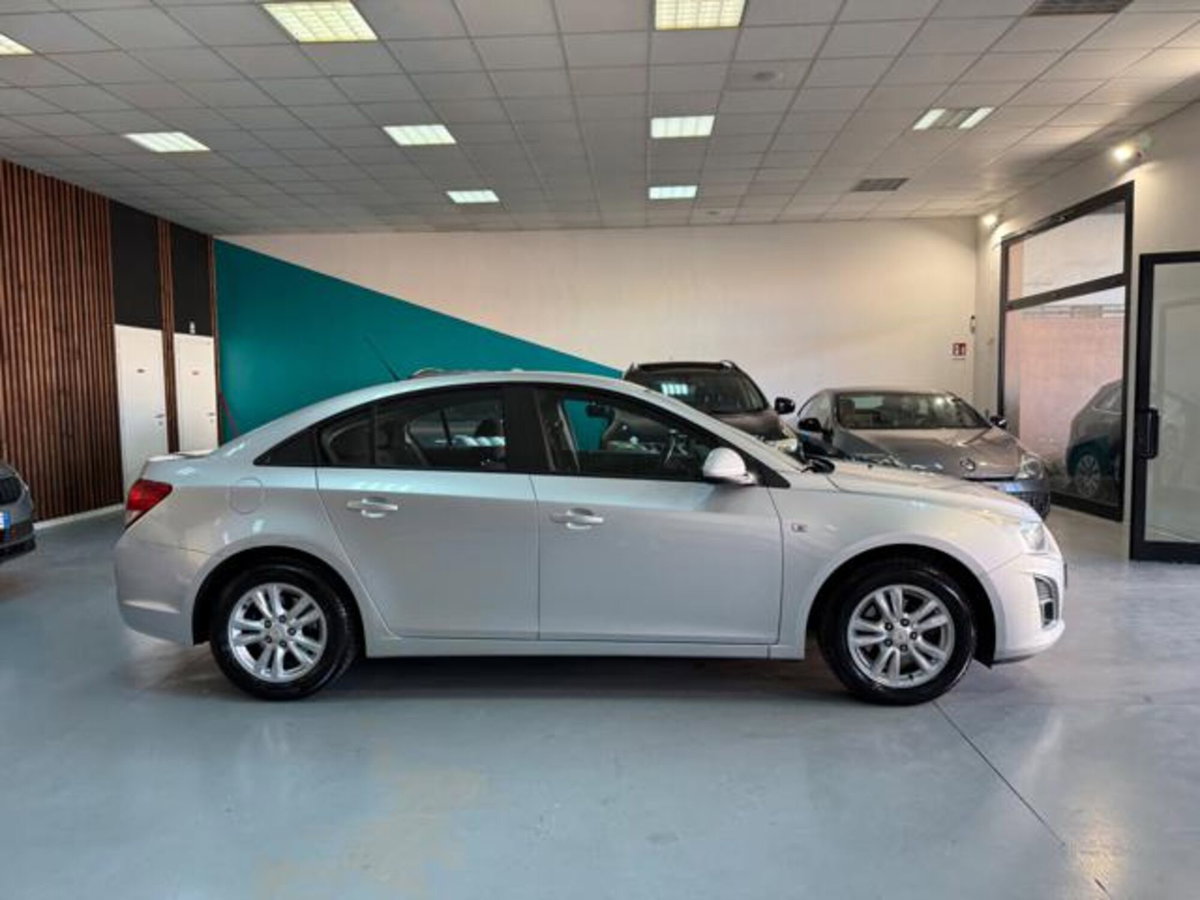 Chevrolet Cruze 1.7 Diesel 4 porte LT (8)