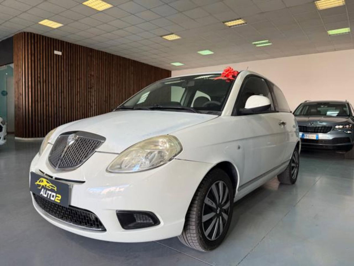 Lancia Ypsilon 1.3 MJT 75 CV Diva