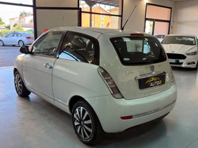 Lancia Ypsilon 1.3 MJT 75 CV Diva (11)