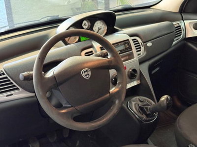 Lancia Ypsilon 1.3 MJT 75 CV Diva (13)