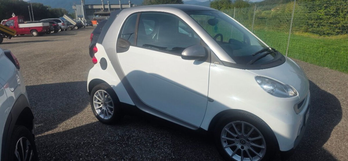 smart Fortwo 1000 52 kW MHD coupé passion (2)