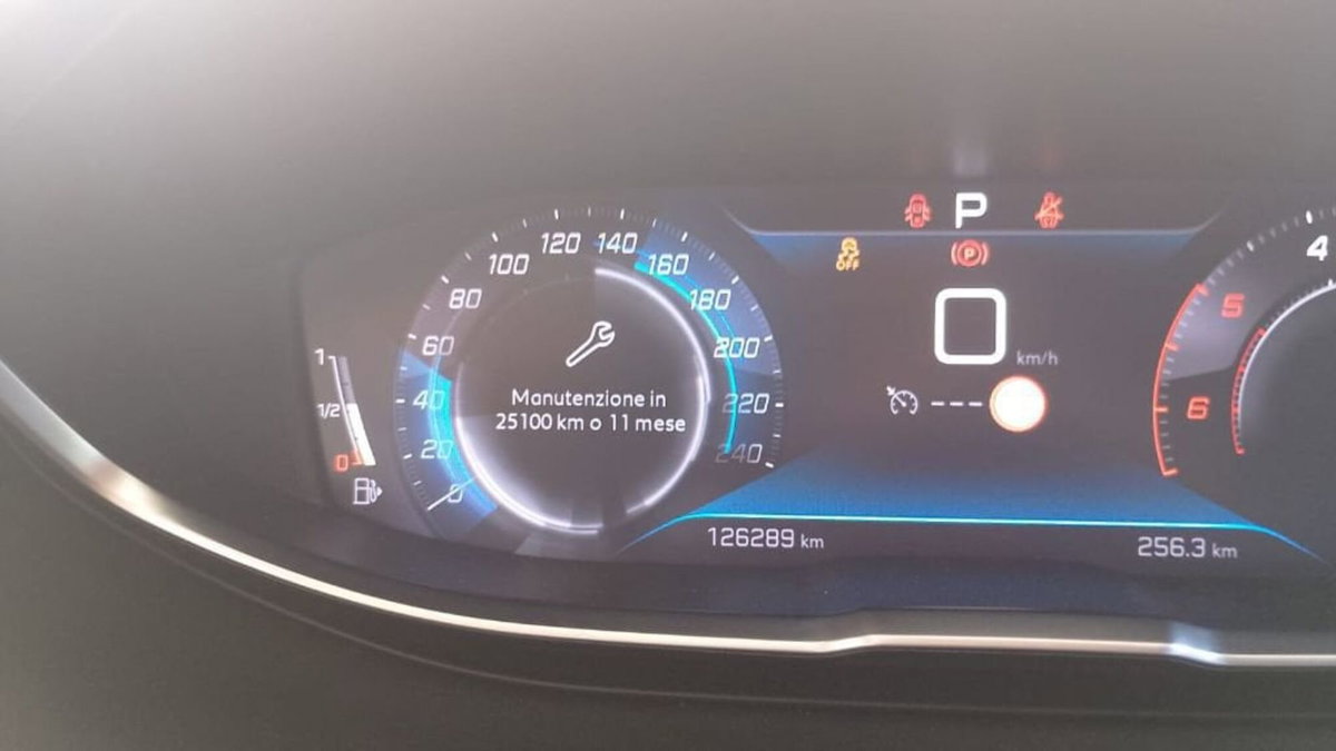 Peugeot 3008 BlueHDi 130 S&S EAT8 Allure Pack (6)