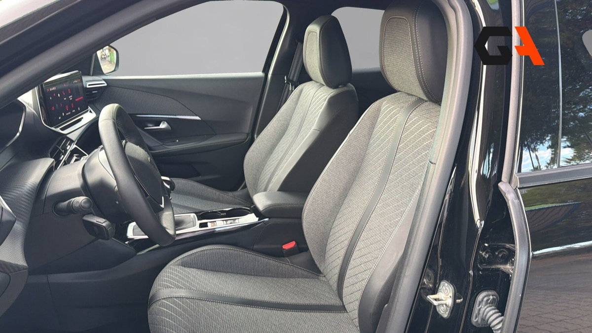 Peugeot 2008 1.2 turbo Allure 100cv (11)