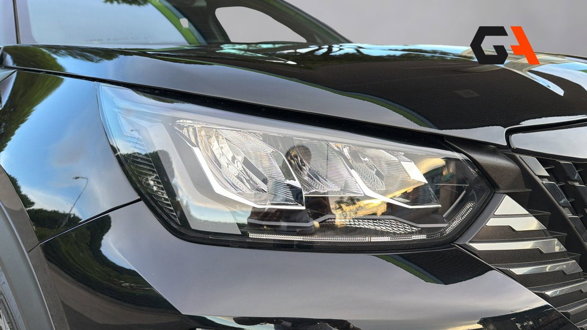 Peugeot 2008 1.2 turbo Allure 100cv (19)