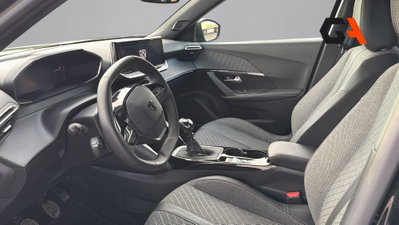 Peugeot 2008 1.2 turbo Allure 100cv (8)