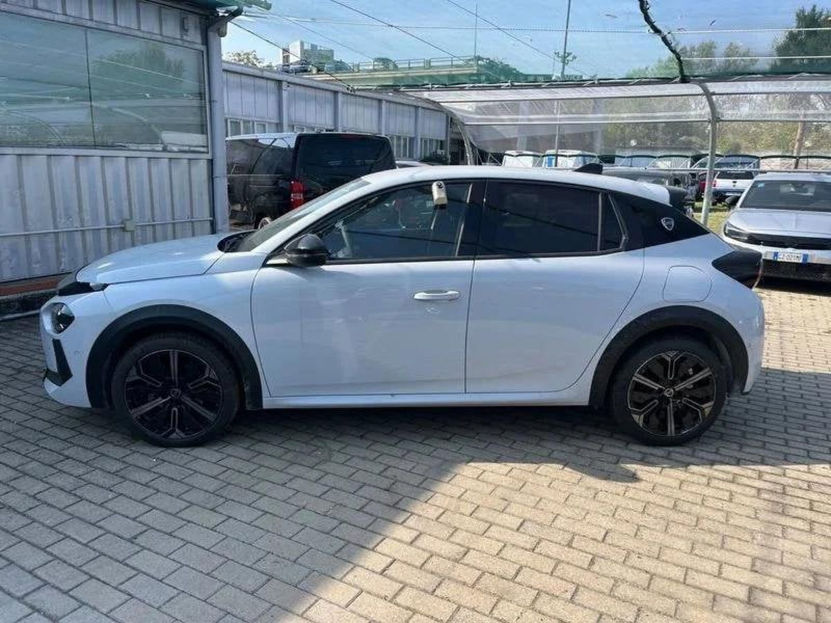Lancia Ypsilon 1.2 mhev HF Line 110cv e-dct (4)