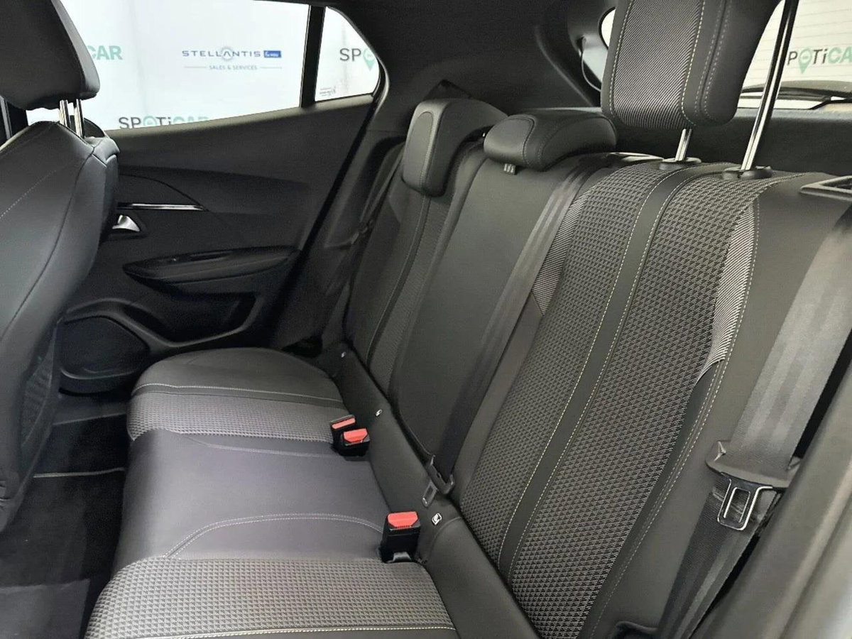 Peugeot 2008 BlueHDi 130 S&S EAT8 GT Pack (10)
