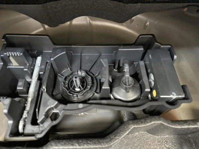 Peugeot 2008 BlueHDi 130 S&S EAT8 GT Pack (11)