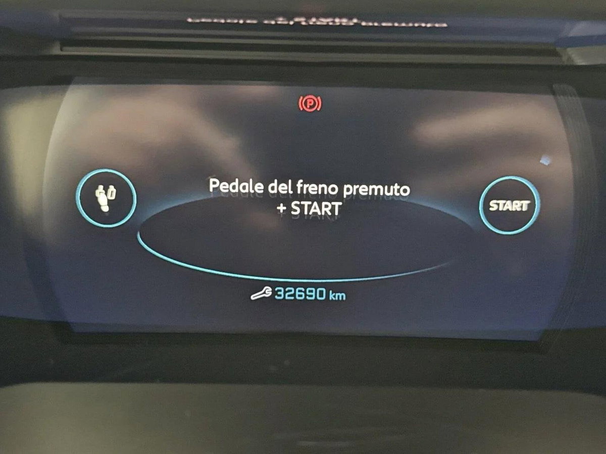Peugeot 2008 BlueHDi 130 S&S EAT8 GT Pack (14)
