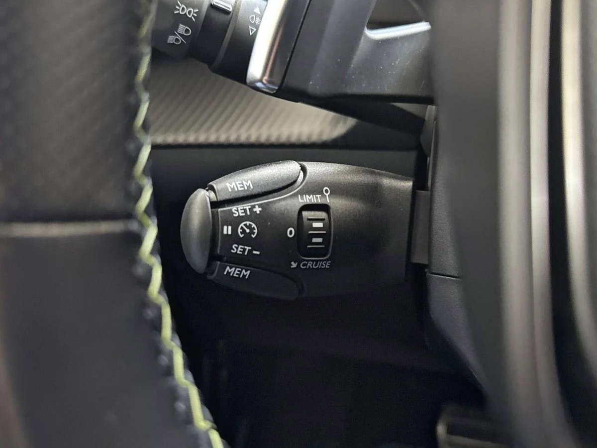 Peugeot 2008 BlueHDi 130 S&S EAT8 GT Pack (16)