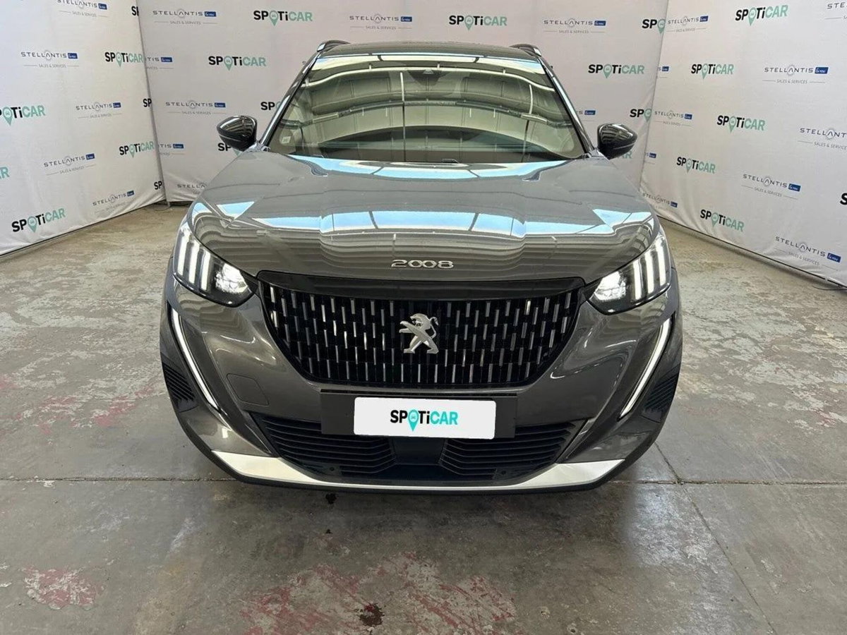 Peugeot 2008 BlueHDi 130 S&S EAT8 GT Pack (3)